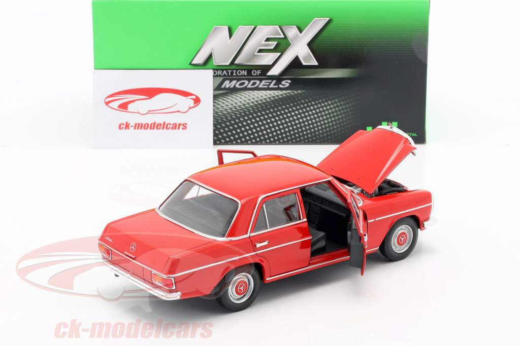 Mercedes-Benz 220/8 (W115) rouge 1:24 Welly