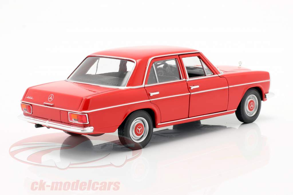Mercedes-Benz 220/8 (W115) rot 1:24 Welly