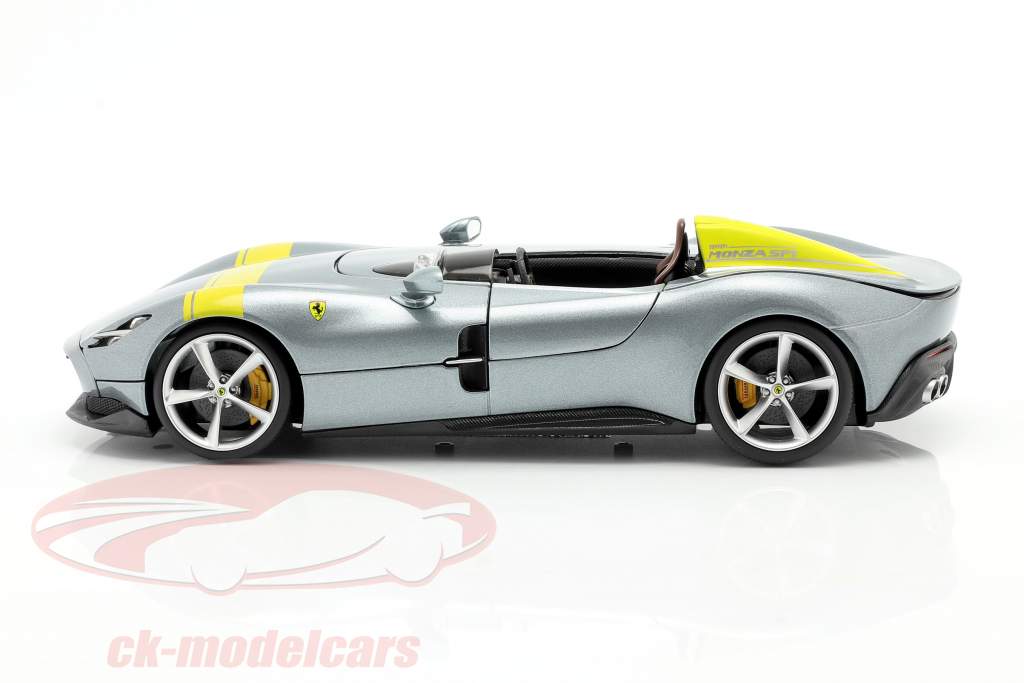 Ferrari Monza SP1 Год постройки 2019 Серый металлический / желтый 1:18 Bburago