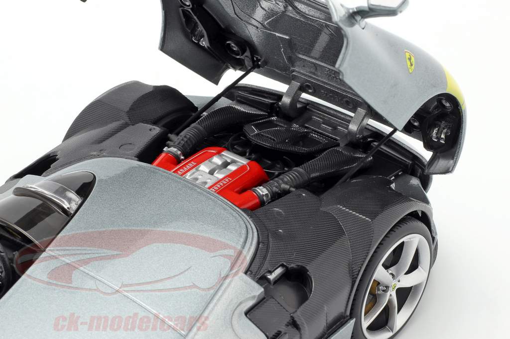 Ferrari Monza SP1 Ano de construção 2019 cinzento metálico / amarelo 1:18 Bburago