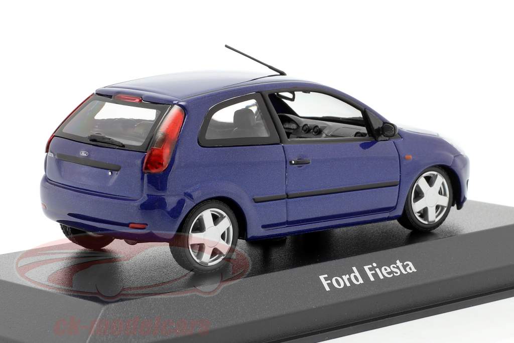 Ford Fiesta 建設年 2002 青い メタリック 1:43 Minichamps