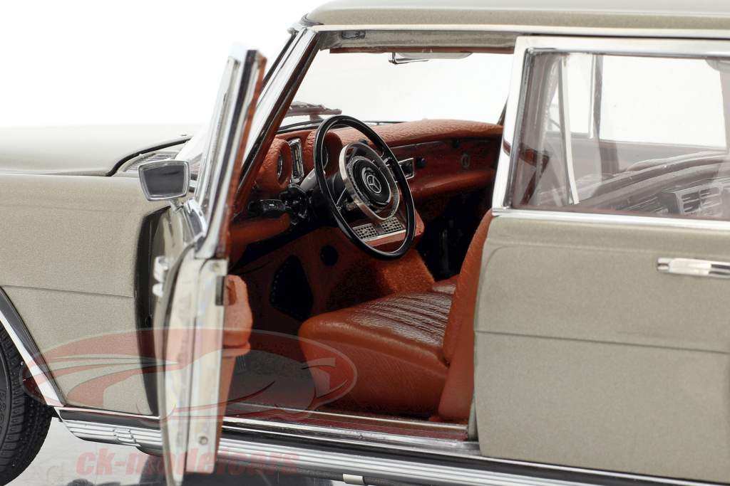 Mercedes-Benz Pullman (W 100) Limousine Med soltag mink Grå 1:18 CMC