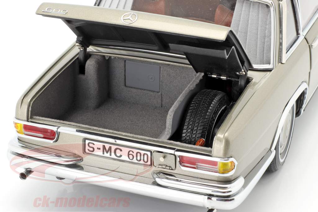 Mercedes-Benz Pullman (W 100) Limousine Com teto solar vison cinzento 1:18 CMC