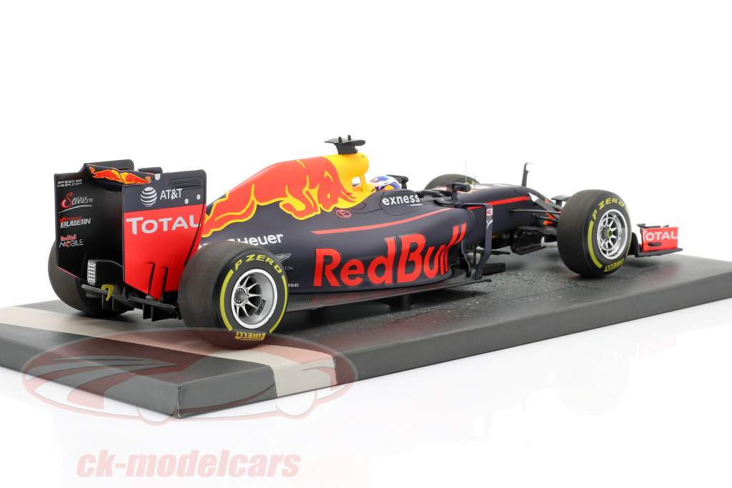 daniel ricciardo model car