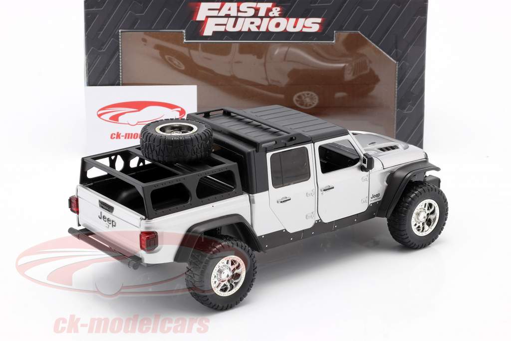 Jeep Gladiator ano 2020 Fast &amp; Furious 9 (2021) prata 1:24 Jada Toys