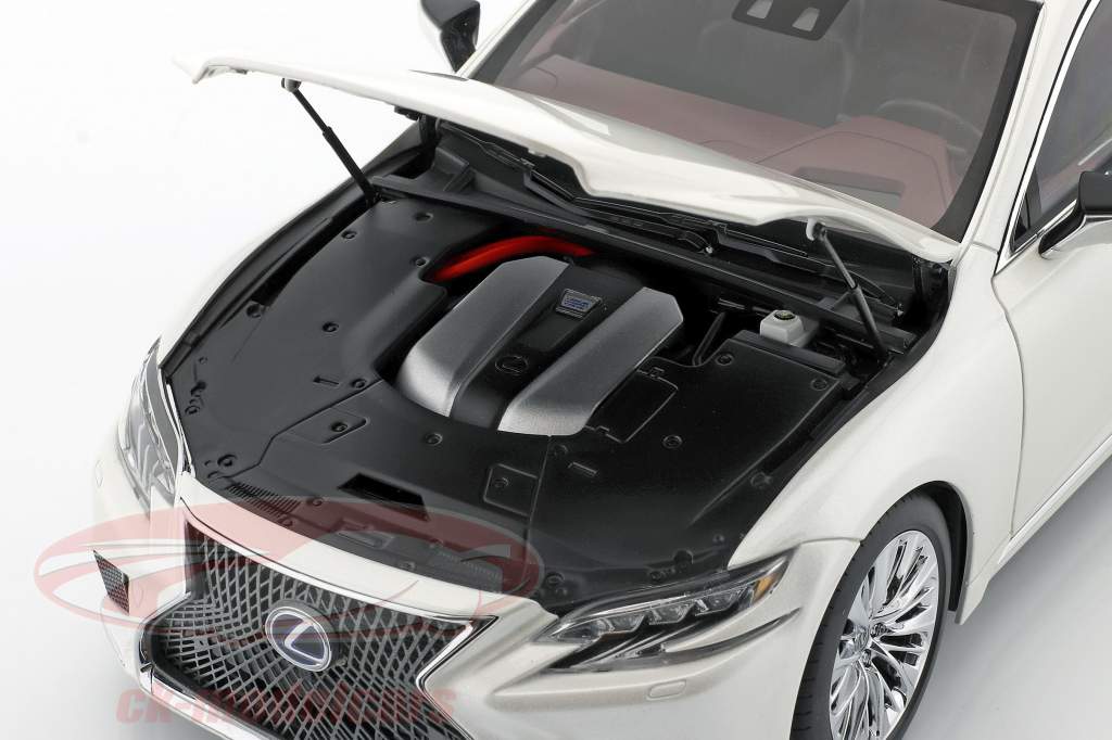 Lexus LS 500h year 2018 sonic white metallic 1:18 AUTOart