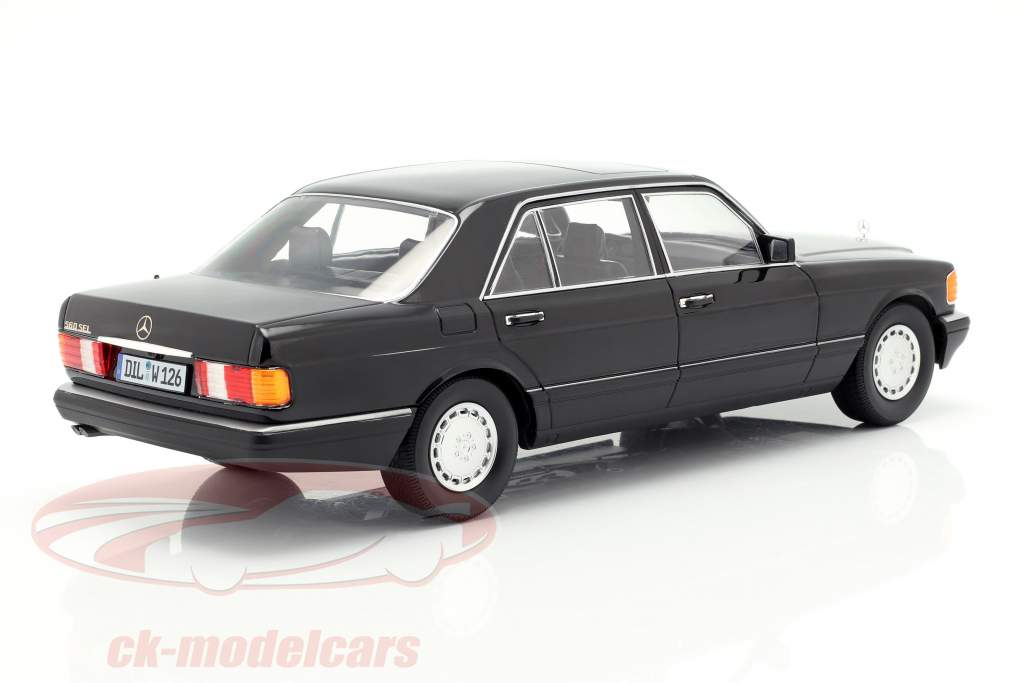 Mercedes-Benz 560 SEL S-class (W126)  year 1985 black 1:18 iScale