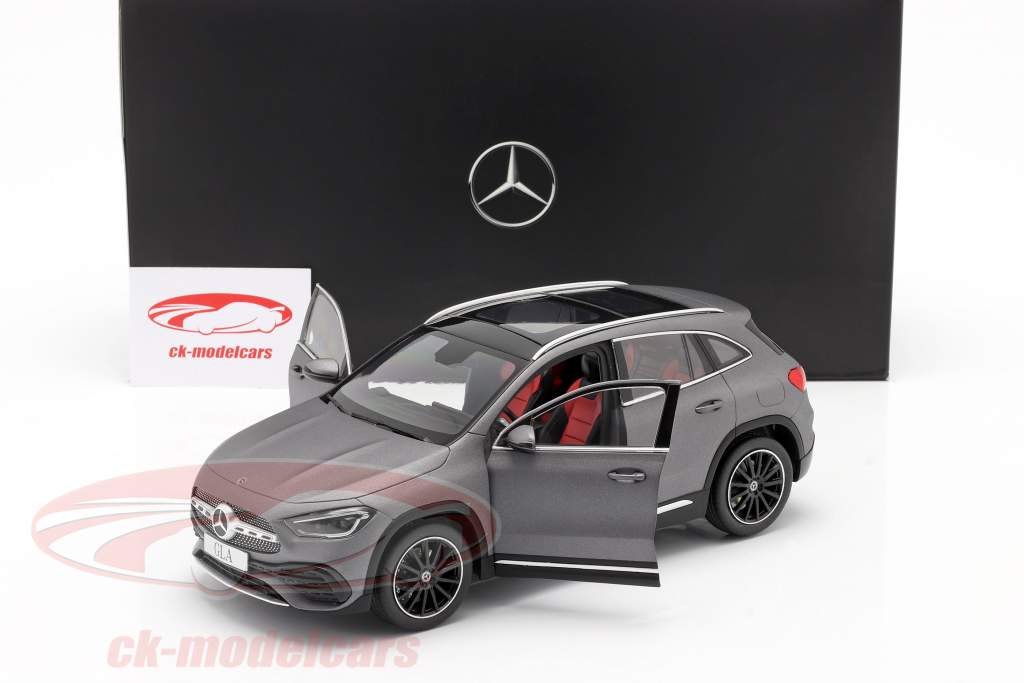 Mercedes-Benz GLA-Klasse (H247) Baujahr 2020 mountaingrau 1:18 Z-Models