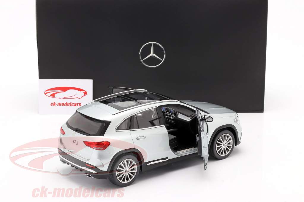 Mercedes-Benz GLA-Klasse (H247) Baujahr 2020 iridiumsilber 1:18 Z-Models