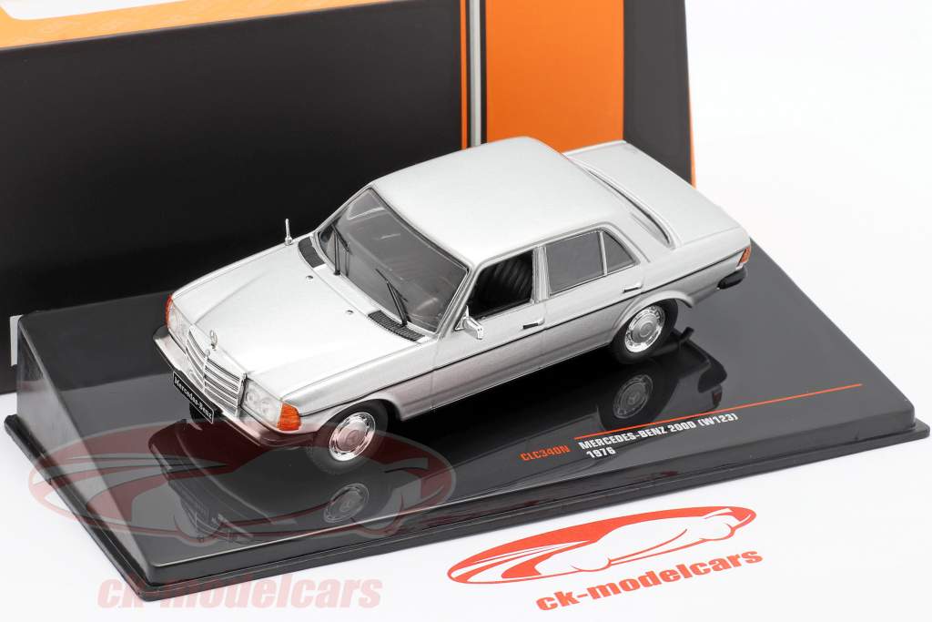 ixo MODELS メルセデス・ベンツ W115 240Dリムジン 1974