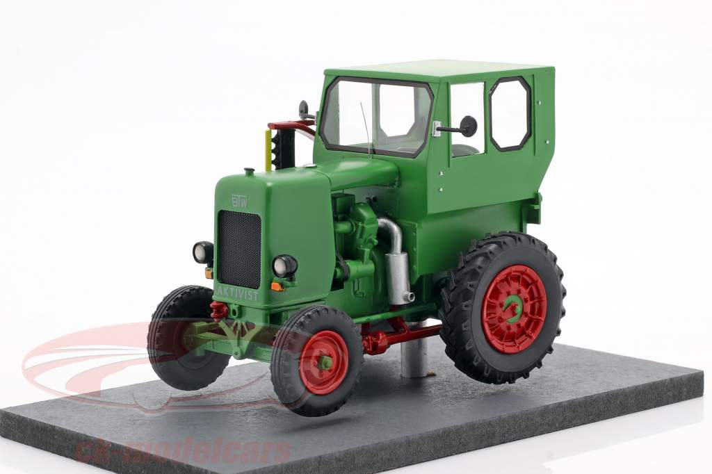 IFA RS 03 Aktivist 拖拉机 建设年份 1949-1952 绿色 1:32 Schuco