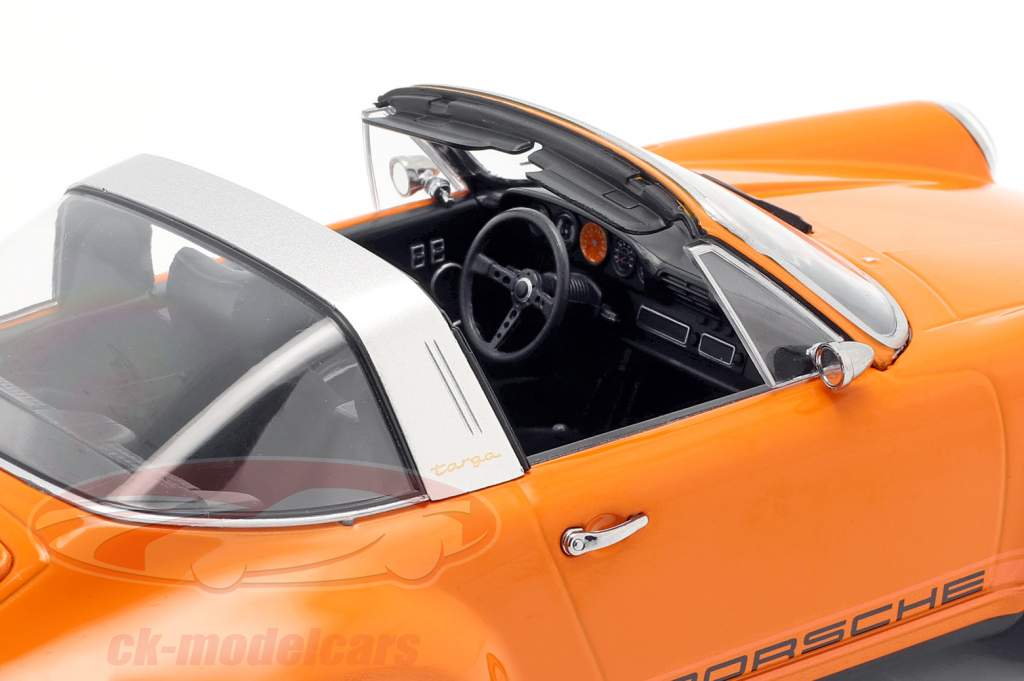 Porsche 911 Targa Singer Design laranja 1:18 KK-Scale