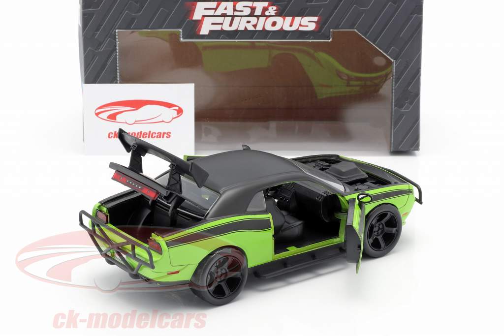 Dodge Challenger SRT8 Кино Fast and Furious 7 (2015) 1:24 Jada Toys