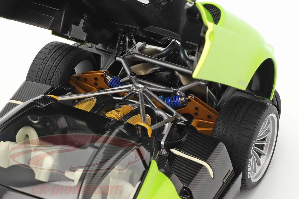 Pagani Huayra Roadster 建设年份 2017 光 绿色 金属的 1:18 AUTOart