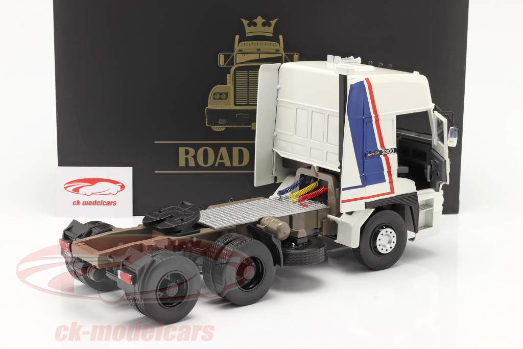 DAF 3300 SpaceCab Truck year 1982 white / blue / red 1:18 Road Kings