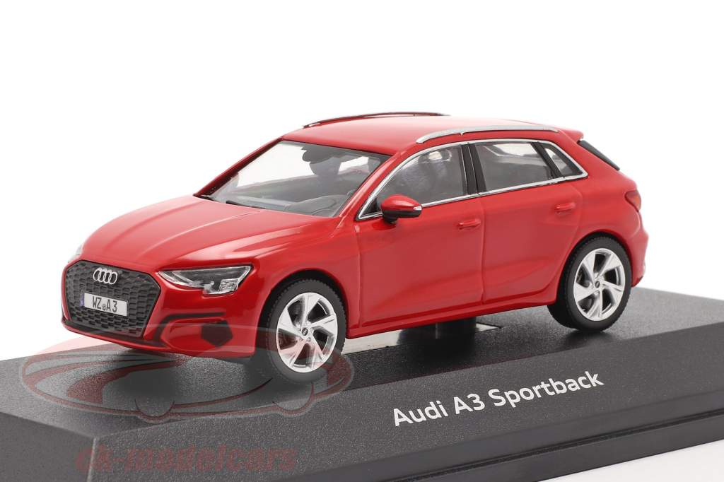 Audi A3 Sportback Bouwjaar 2020 tango rood 1:43 iScale