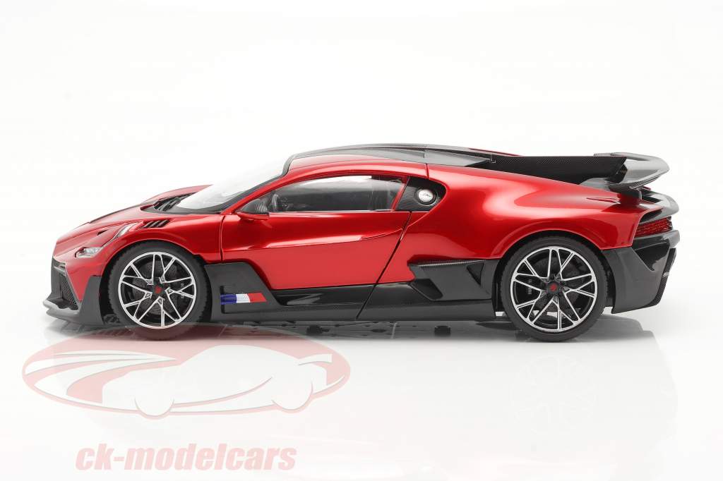 Bugatti Divo Année de construction 2018 rouge / noir 1:18 Bburago