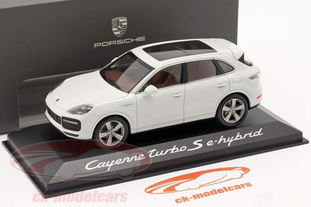 Porsche Cayenne Turbo S E-Hybrid Ano de construção 2019 carrara Branco 1:43 Minichamps