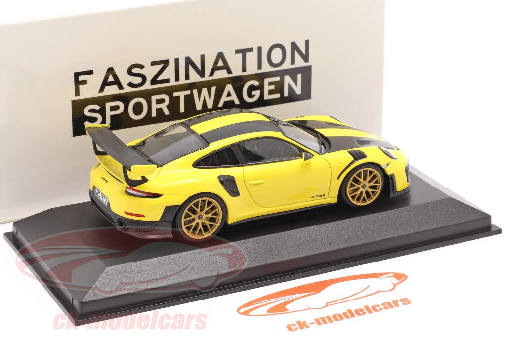 Porsche 911 (991 II) GT2 RS Weissach Package 2018 гонки желтый 1:43 Minichamps