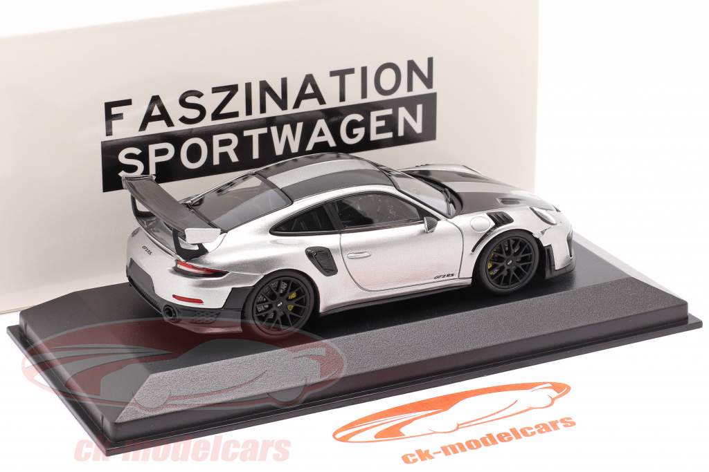 Porsche 911 (991 II) GT2 RS Weissach Package 2018 GT prata 1:43 Minichamps