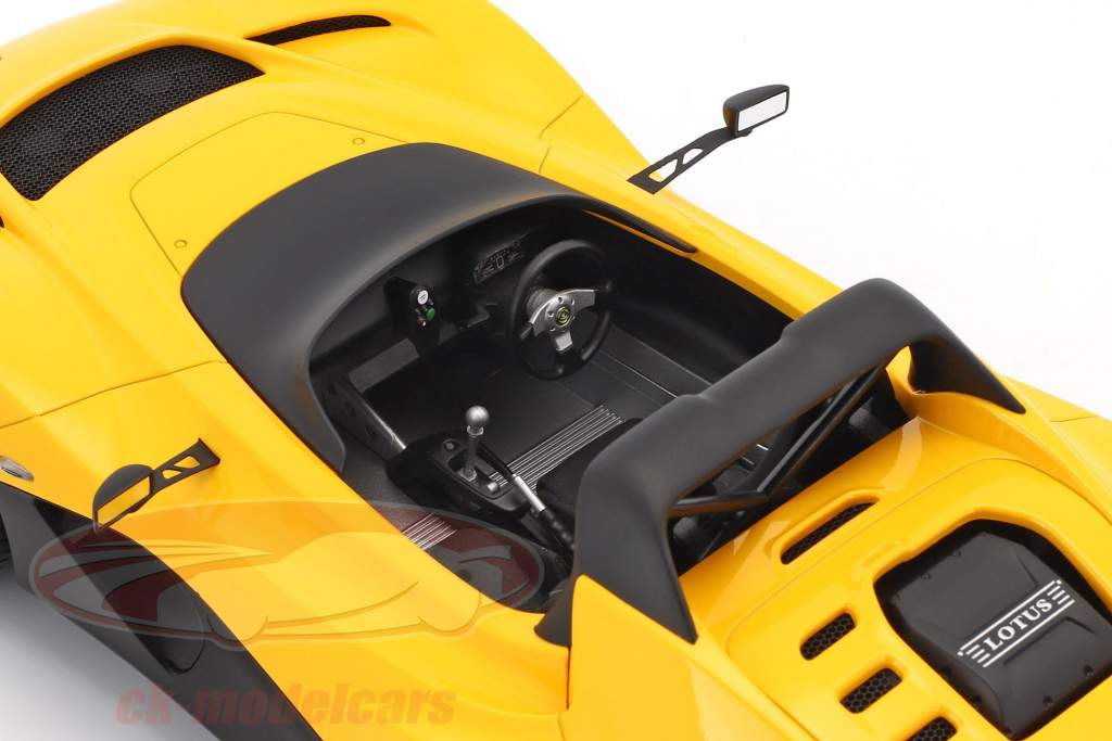 Lotus 3-Eleven year 2017 yellow 1:18 AUTOart