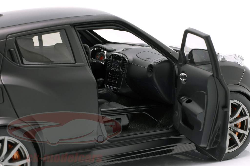 Nissan Juke R 2.0 Bouwjaar 2016 mat zwart 1:18 AUTOart