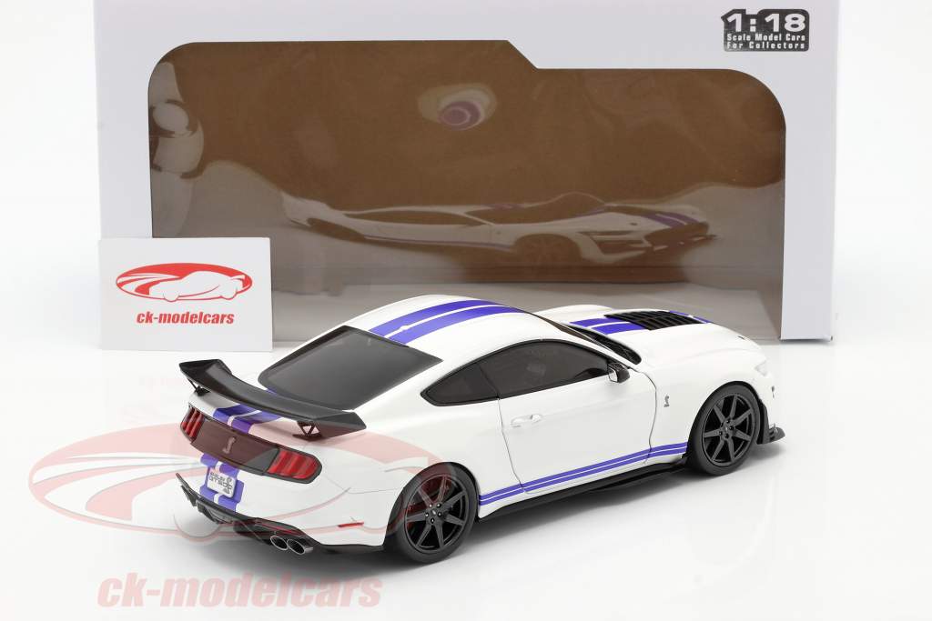 Ford Mustang Shelby GT500 Fast Track year 2020 white 1:18 Solido