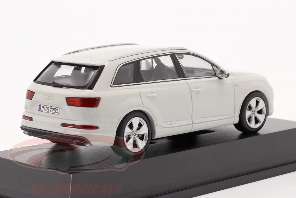 Audi Q7 Baujahr 2015 gletscher weiß 1:43 Spark