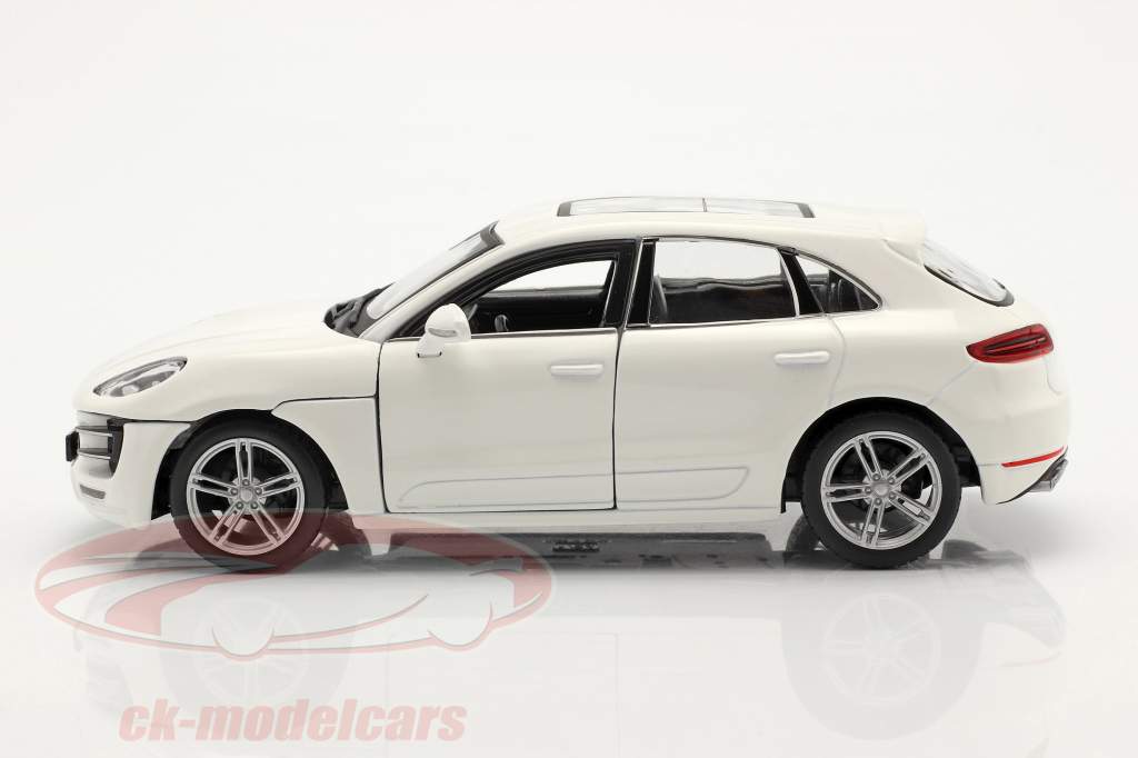 Bburago 1:24 Porsche Macan year 2014 white 18-21077 model car 18 