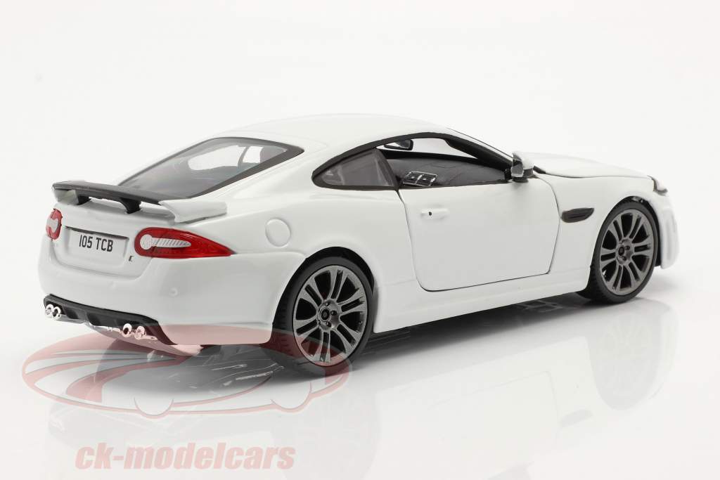 Jaguar XKR-S Baujahr 2011 weiß 1:24 Bburago
