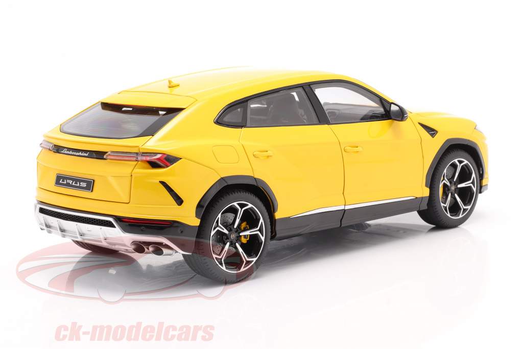 Lamborghini Urus Año de construcción 2018 amarillo 1:18 AUTOart