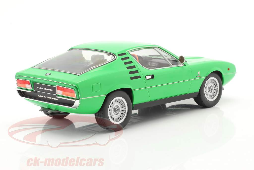 KK Scale KKDC180381 - Alfa Romeo Montreal Red 1970 - échelle 1/18