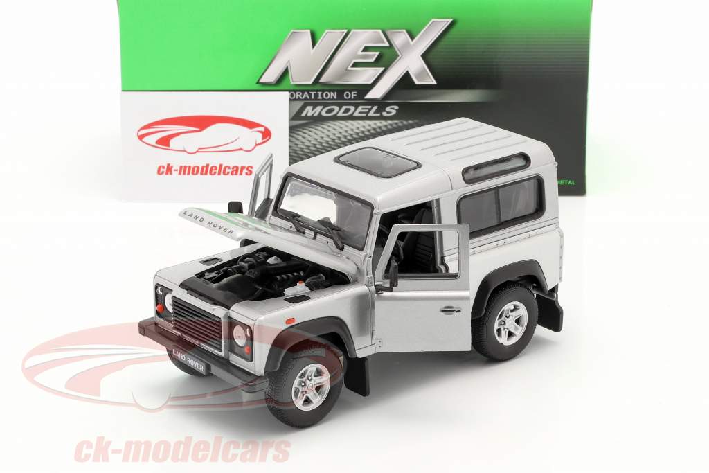 Land Rover Defender silver 1:24 Welly