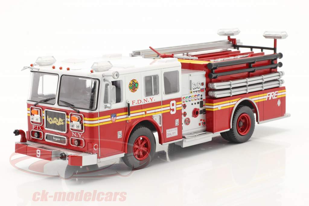 Seagrave Fire Truck corpo de Bombeiros New York vermelho / Branco 1:43 Altaya