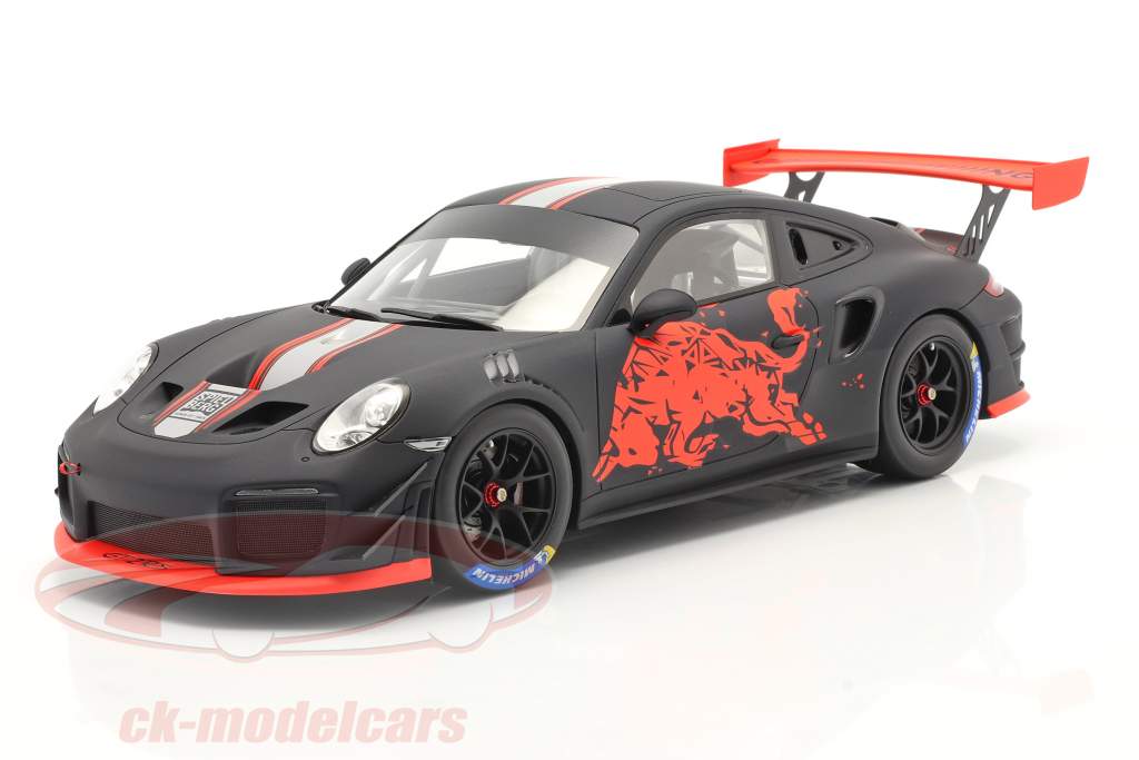 Porsche 911 GT2 RS Clubsport Red Bull 2019 black / red 1:18 Spark