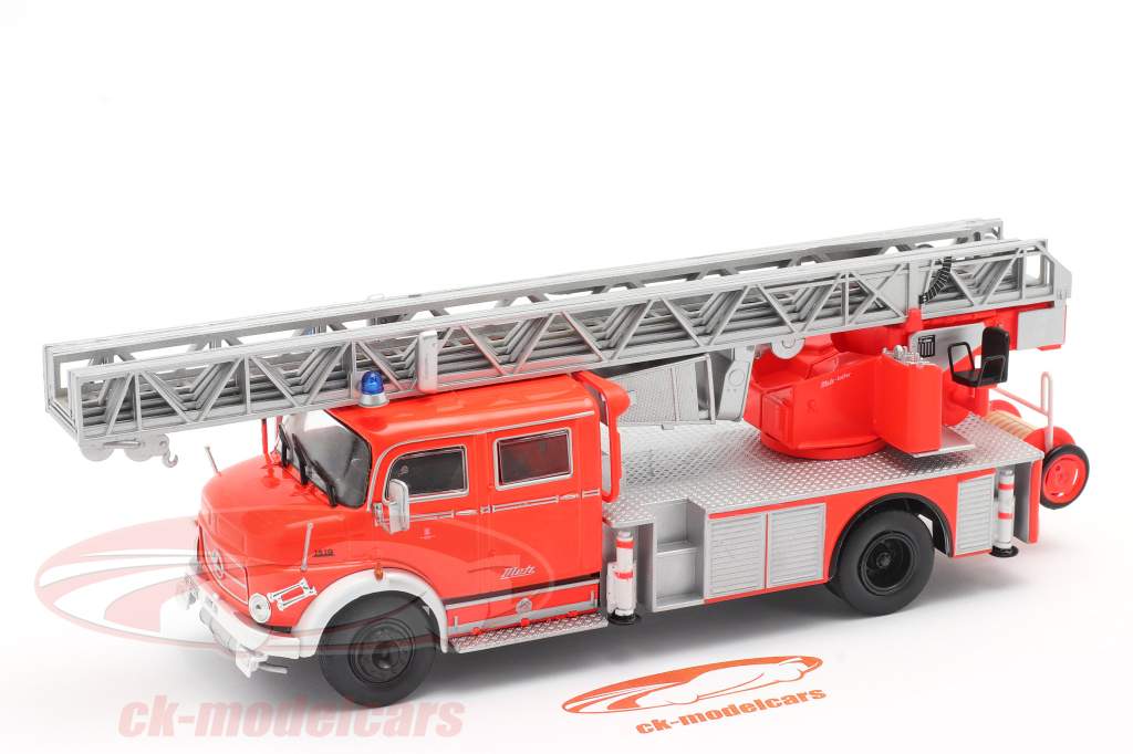 Mercedes-Benz L1519 消防队 和 伸缩转盘梯 红色的 / 银 1:43 Altaya