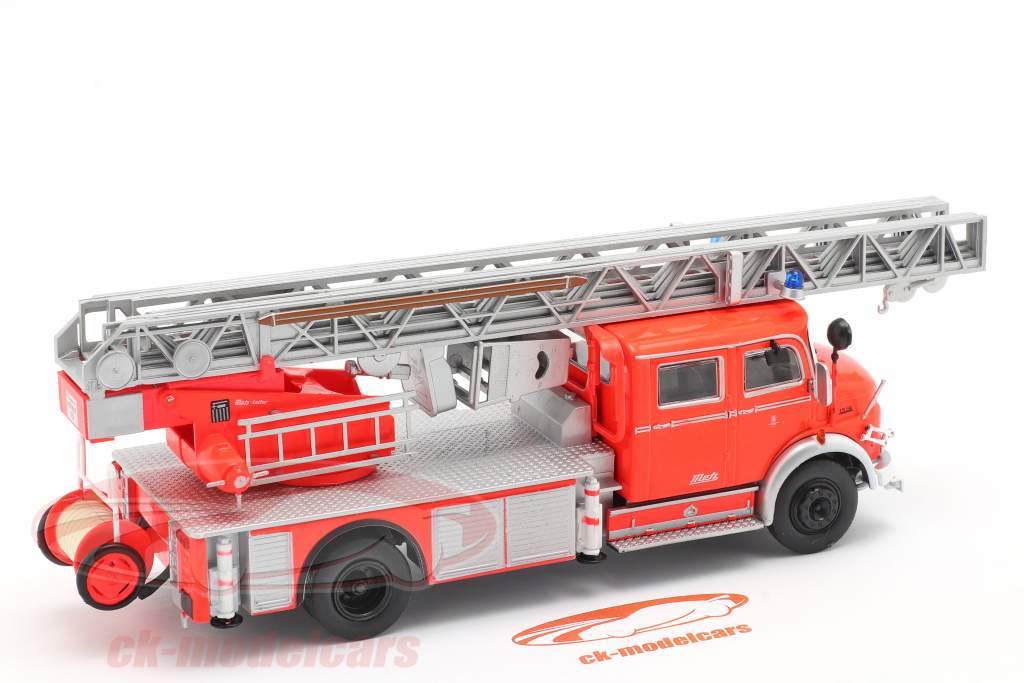 Mercedes-Benz L1519 Пожарная часть с телескопическая поворотная лестница красный / серебро 1:43 Altaya