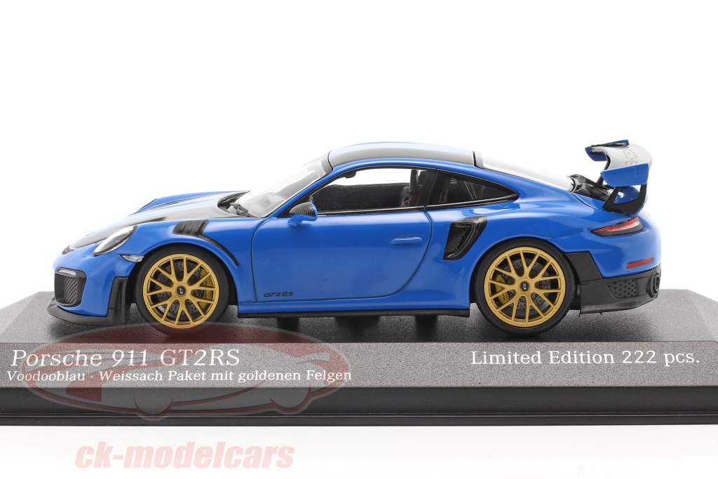 Porsche 911 (991 II) GT2 RS Weissach Package 2018 azul vodu / dourado aros 1:43 Minichamps