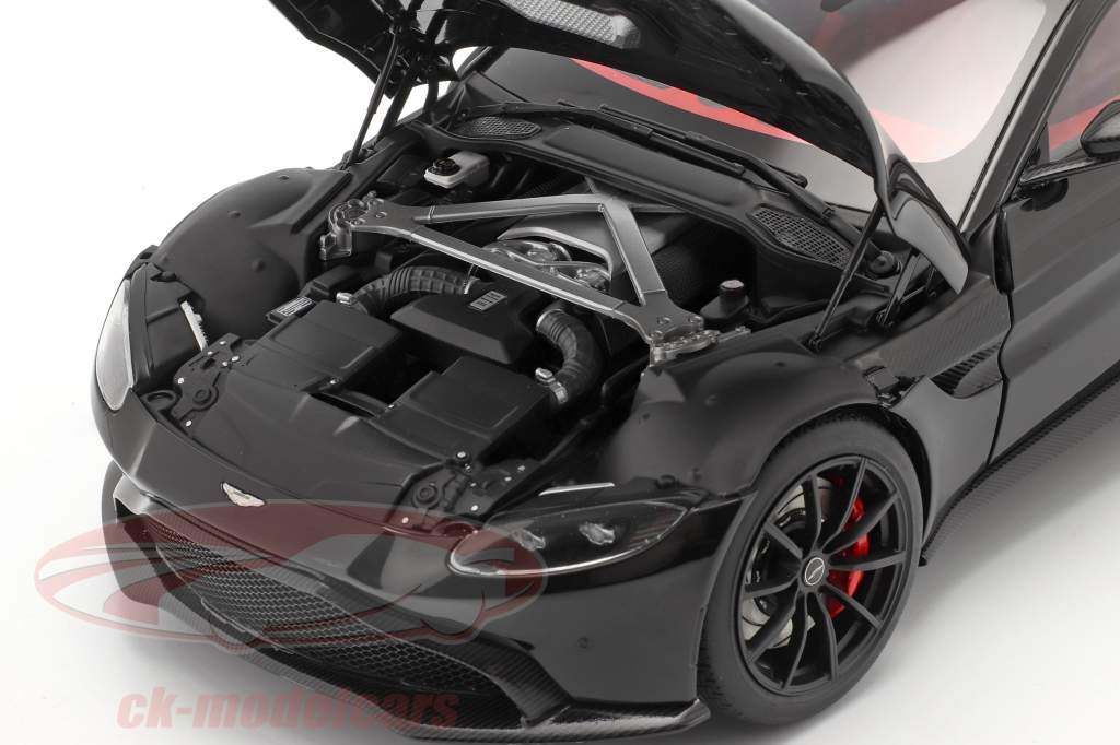 Aston Martin Vantage Baujahr 2019 schwarz 1:18 AUTOart