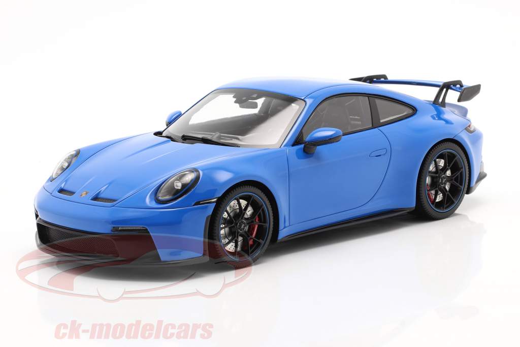 Porsche 911 (992) GT3 建设年份 2021 shark blue 和 展示柜 1:18 Minichamps