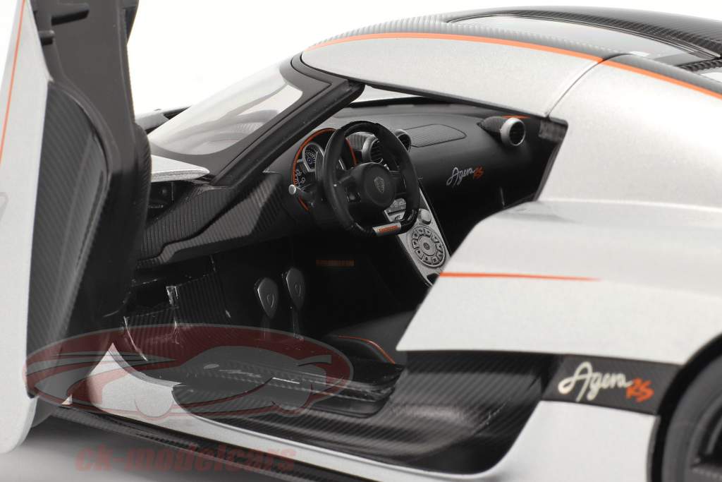 Koenigsegg Agera RS Année de construction 2015 argent / carbone 1:18 AUTOart