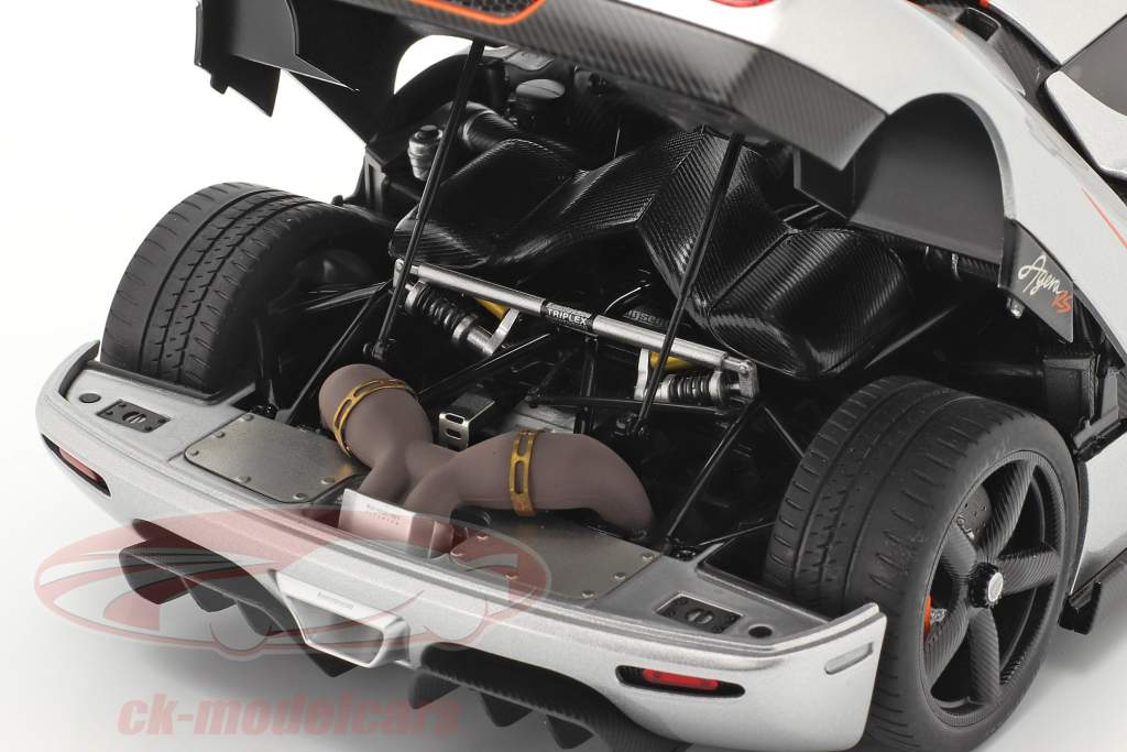 Koenigsegg Agera RS Año de construcción 2015 plata / carbón 1:18 AUTOart