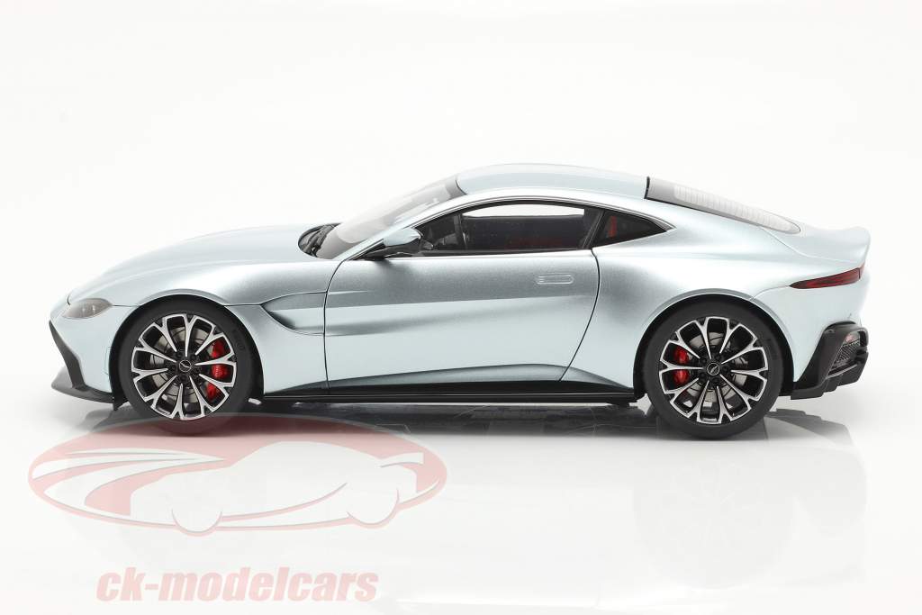 Aston Martin Vantage Ano de construção 2019 skyfall prata 1:18 AUTOart