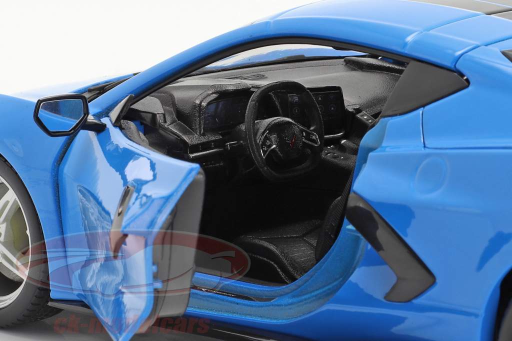 Chevrolet Corvette Stingray Coupe year 2020 blue / black 1:18 Maisto