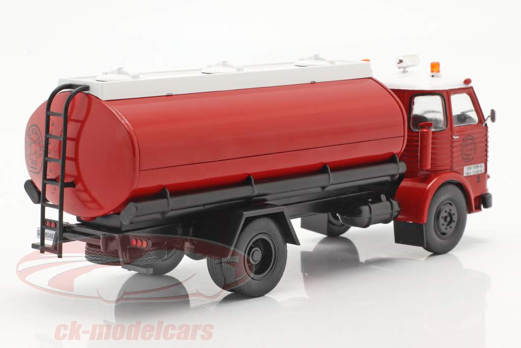 Pegaso Comet 1095 fire department Spain 1968 red / white 1:43 Altaya