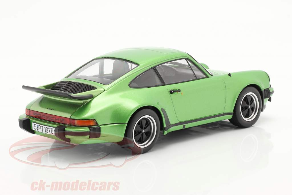 Porsche 911 (930) Turbo 3.0 Baujahr 1976 grün metallic 1:18 KK-Scale