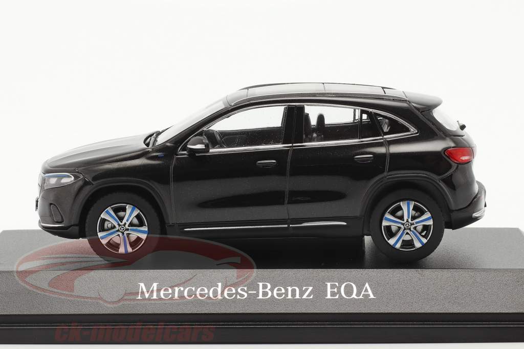 Mercedes-Benz EQA (H243) 建設年 2021 コスモスブラック 1:43 Herpa