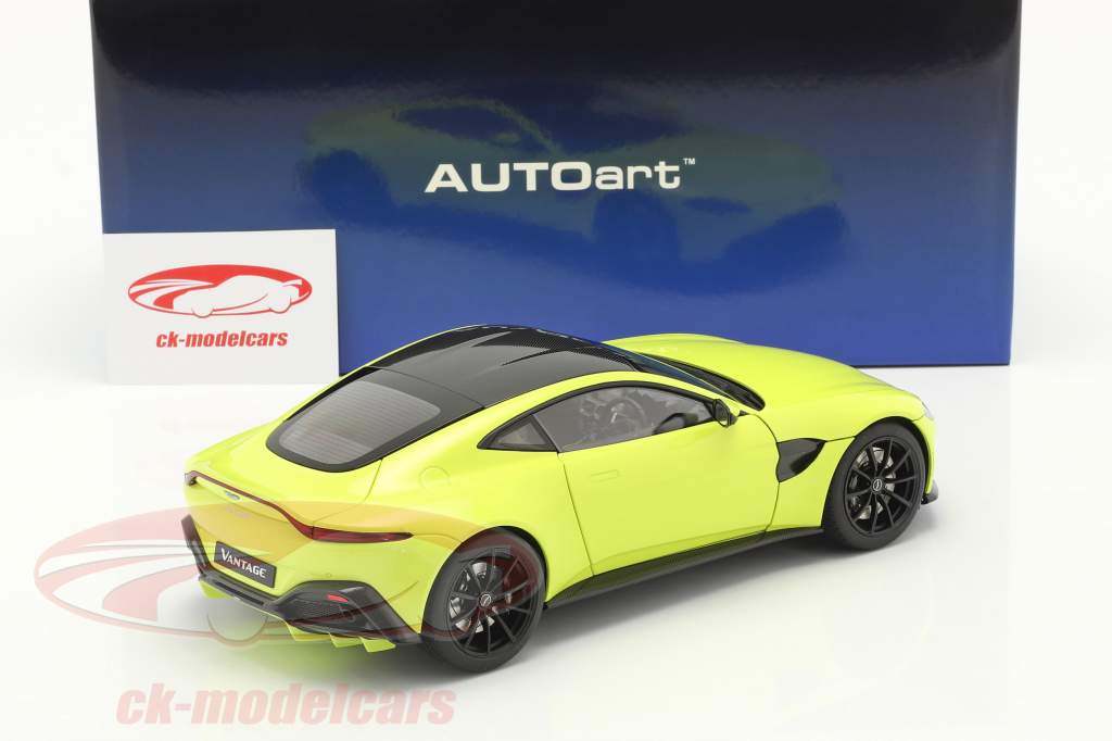 Aston Martin Vantage 建設年 2019 ライム 緑 1:18 AUTOart