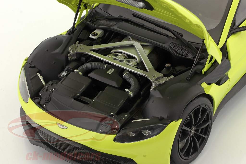 Aston Martin Vantage Год постройки 2019 Лайм зеленый 1:18 AUTOart