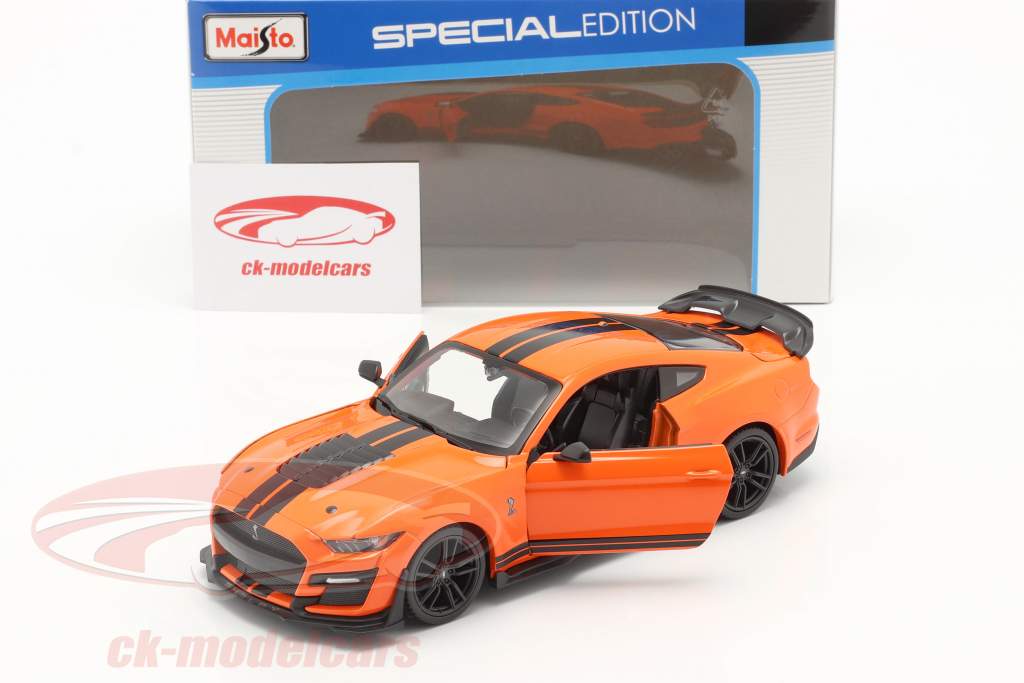 Ford Mustang Shelby GT 500 year 2020 orange / black 1:24 Maisto